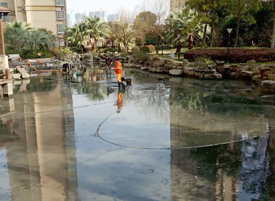 长兴景观池淤泥清理